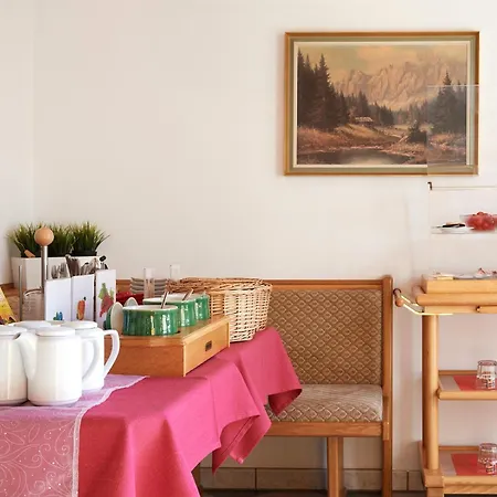 Fruhstuckspension Anja Guest house